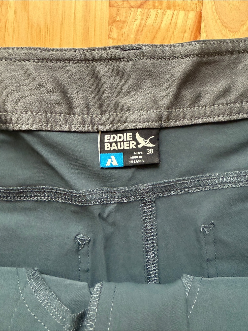 Eddie Bauer Men's Slate Outdoor Performance Shorts - Picture 7 of 7